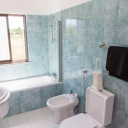 6 Bedrooms Heated Pool Holiday home *