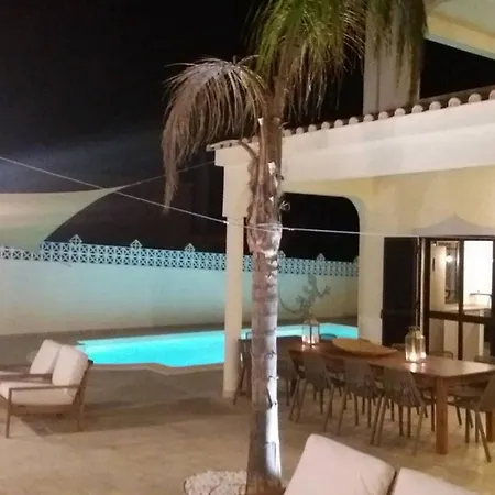 Holiday home 6 Bedrooms Heated Pool *